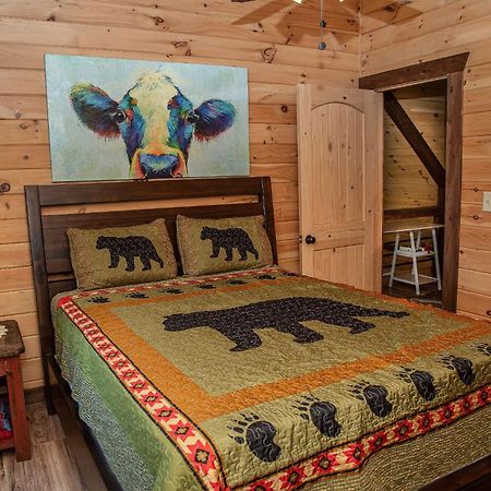 Adore The Smores Rustic Mountain Charm Outdoor Spaces And A Cozy Hot Tub Blue Ridge Eksteriør bilde