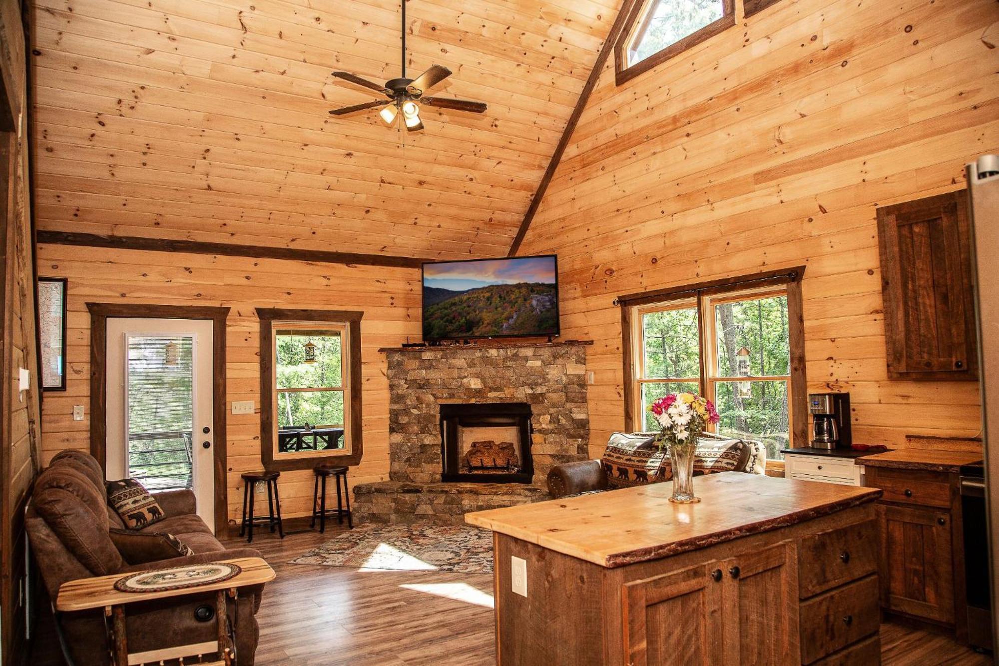 Adore The Smores Rustic Mountain Charm Outdoor Spaces And A Cozy Hot Tub Blue Ridge Eksteriør bilde