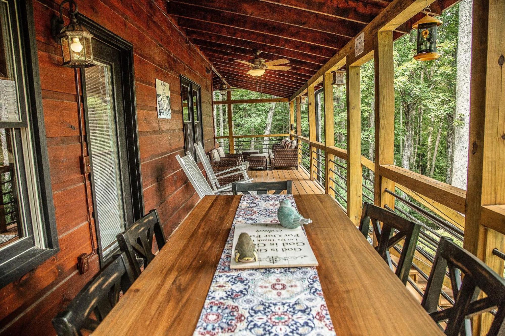 Adore The Smores Rustic Mountain Charm Outdoor Spaces And A Cozy Hot Tub Blue Ridge Eksteriør bilde